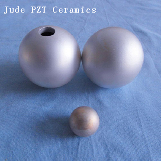 Sphère en céramique piézoélectrique et hémisphère
