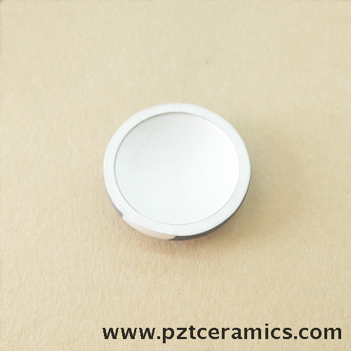 Capuchon sphérique focalisé en céramique piézoélectrique pour instrument cosmétique à ultrasons